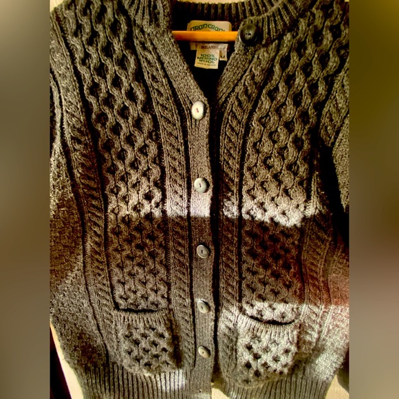 Arancrafts Grey Cardigan Size Small 100% Merino Wool Handwoven in Ireland - Picture 3 of 6